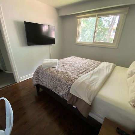 Yonge And Finch Subway !P Cozy & Quiet Private Bdr With Private Bathroom 토론토 외부 사진