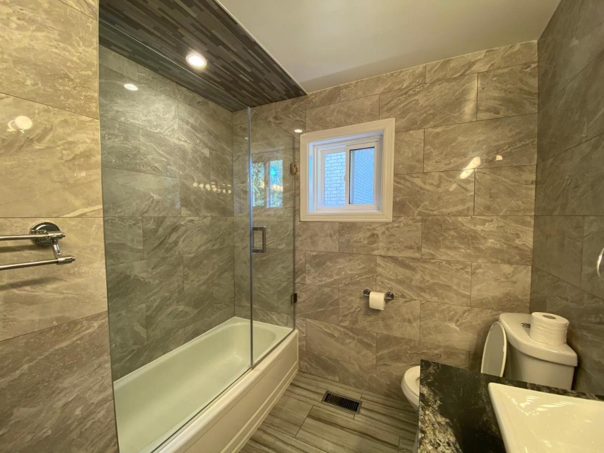 Yonge And Finch Subway !P Cozy & Quiet Private Bdr With Private Bathroom 토론토 외부 사진